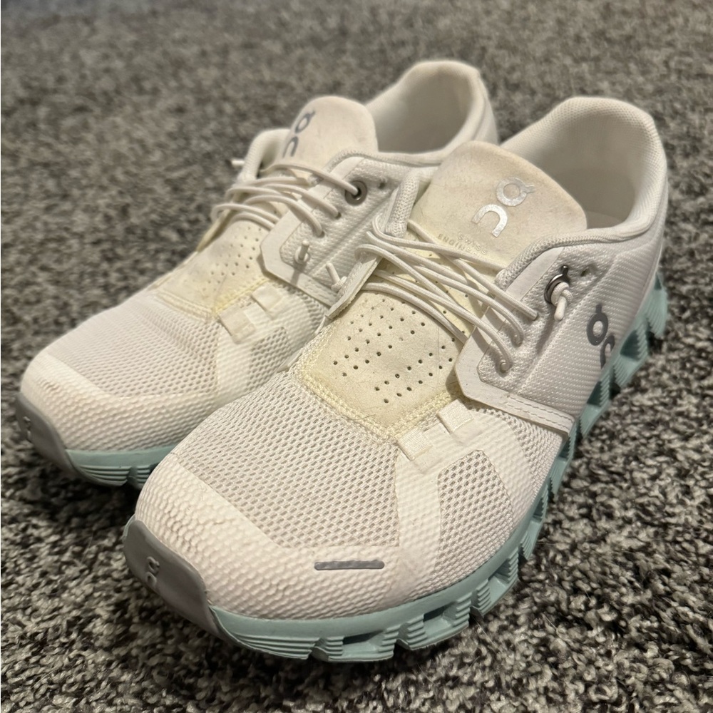 On cloud 5 sneakers